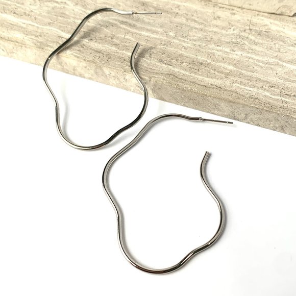 Anthropologie Silver Wavy Hoop Earrings - Picture 5 of 7